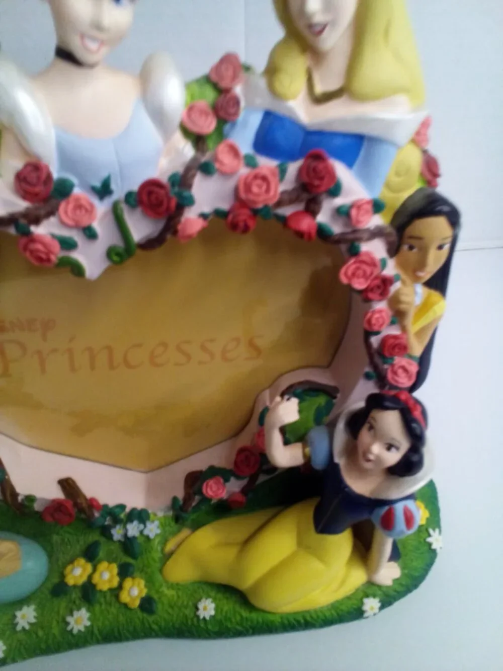 Disney Parks 3D Sculpted Picture Frame Princesses Heart Shape 8